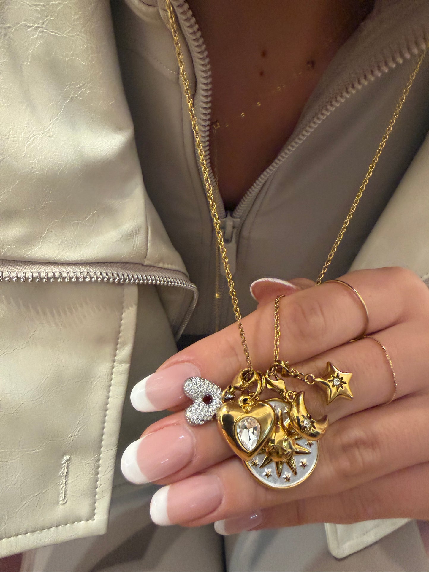 CHARM LETTERA ZIRCONI