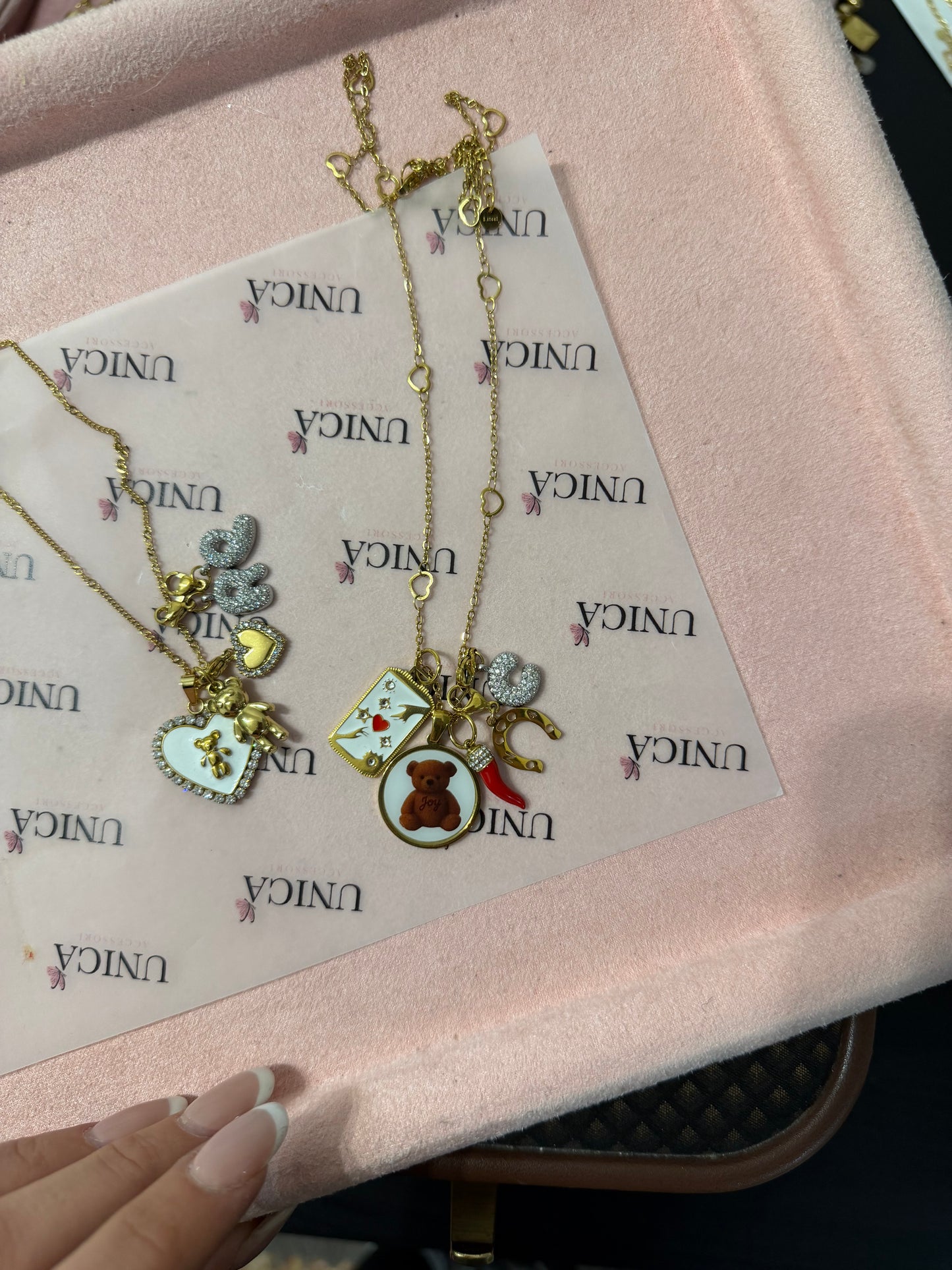 CHARM LETTERA ZIRCONI